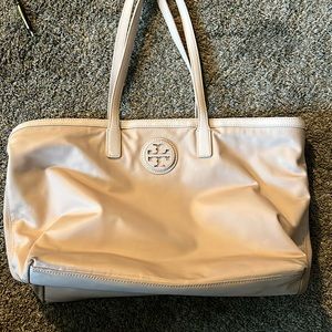 Tory Burch Tote **read description**